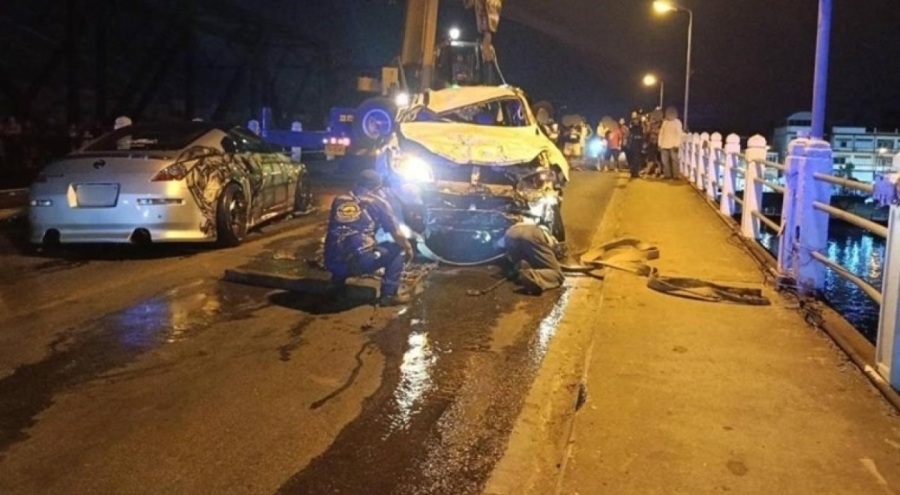 Kaza yapan araç, nehre uçtu: 2 ölü