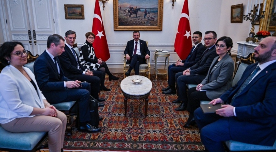 Cumhurbaşkanı Yardımcısı Yılmaz, EBRD Başkanı ile görüştü