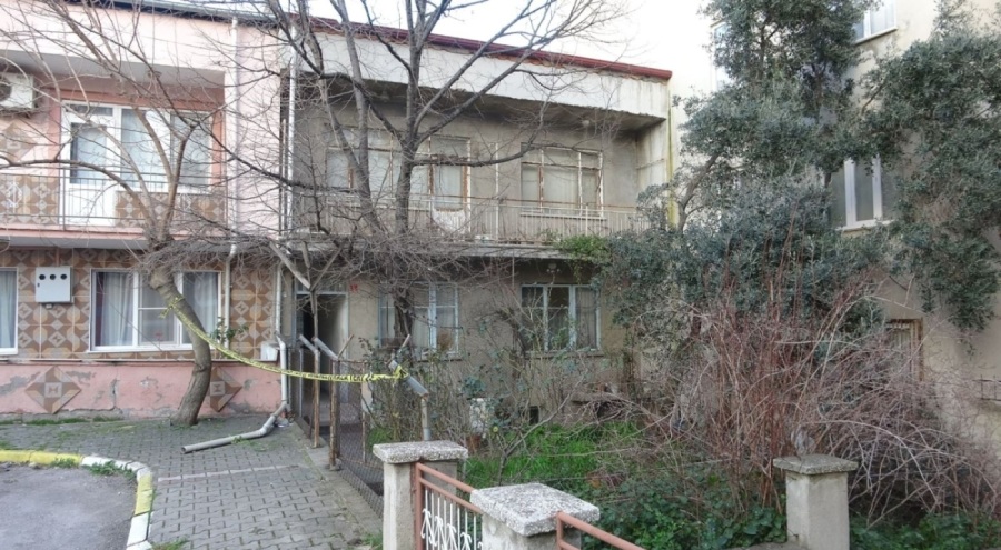 Balıkesir'de anne ile oğlu 2 katlı evde ölü bulundu