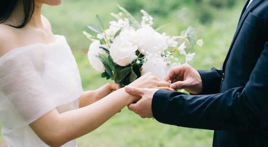 Çin'de yeni evlenenlere piyango bileti dağıtılacak