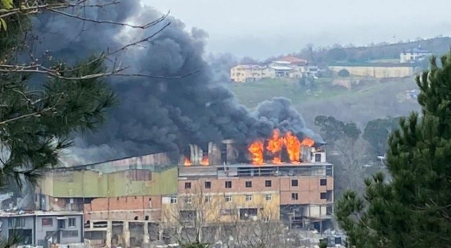 İstanbul'da fabrika yangını!