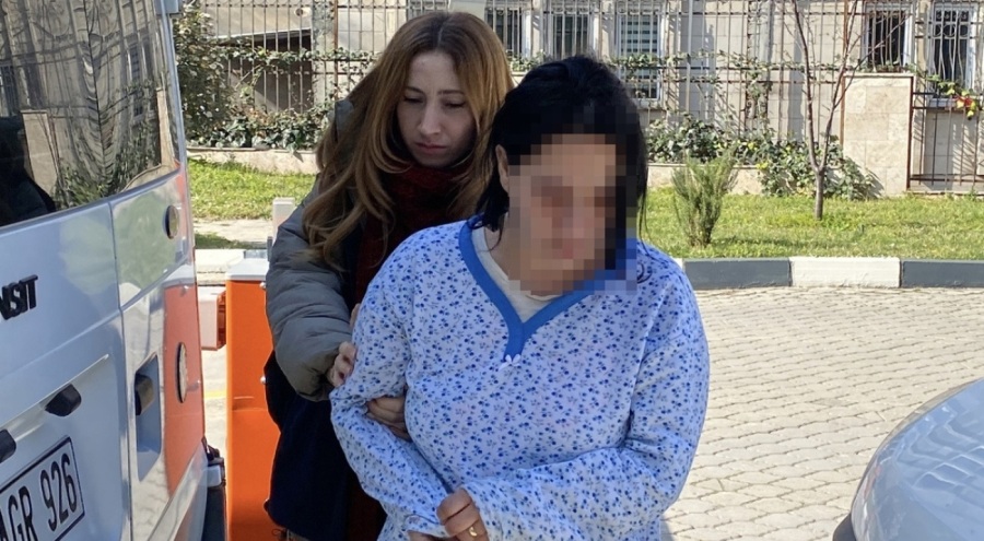 Erkek arkadaşını kalbinden bıçakladı