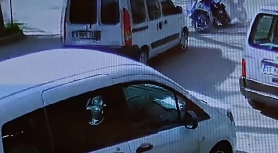 Bursa'da korkutan kaza: Hafif ticari araç ile motosiklet kafa kafaya çarpıştı