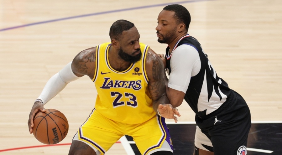 NBA'de Los Angeles derbisinin kazananı Lakers!
