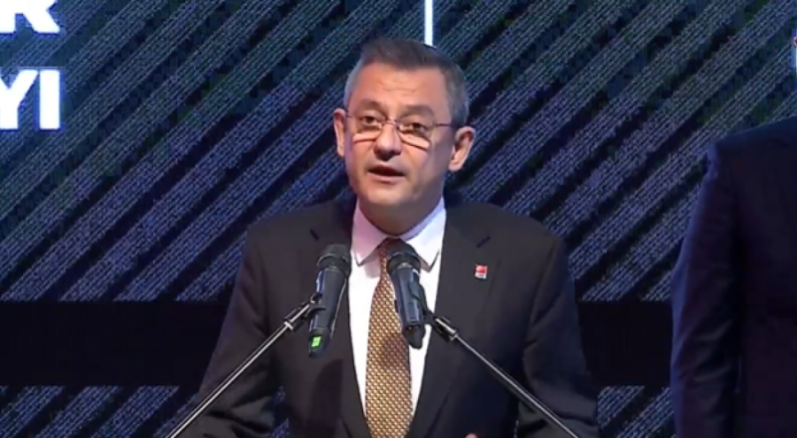 CHP lideri Özgür Özel: "Anketlere bakıyorum, keyifleniyorum. Bursa bizi bekliyor"