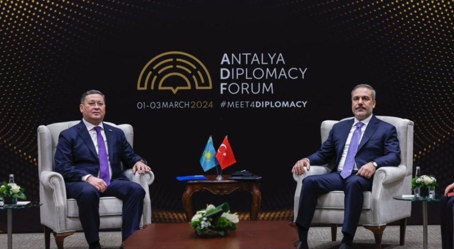 Bakan Fidan Kazak mevkidaşı ile görüştü