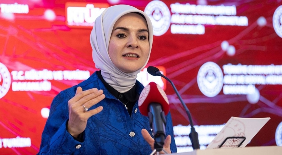 Bakan Göktaş: Kadınları daha çok başarı hikayeleriyle görmek istiyoruz