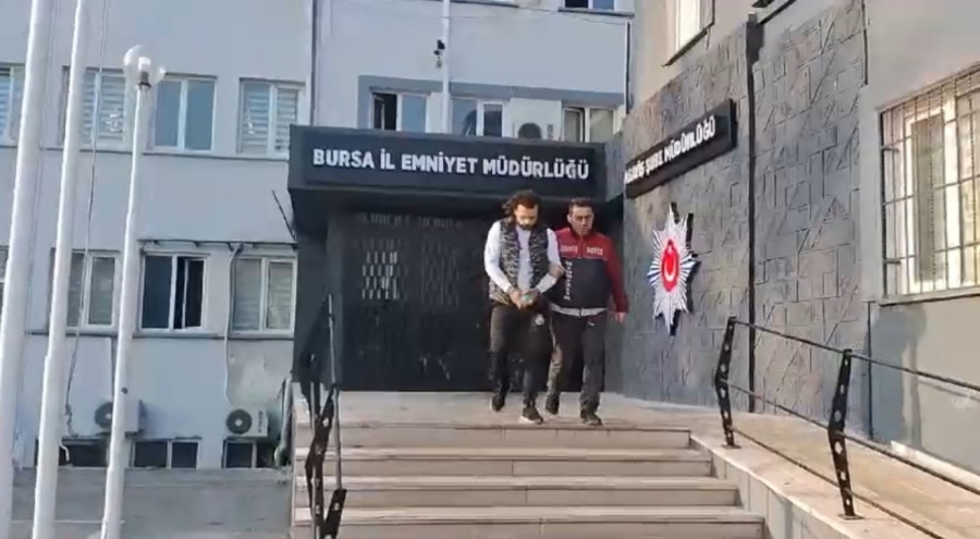 Bursa'da akılalamaz hırsızlık! 650 bin liralık altın ve döviz çalındı
