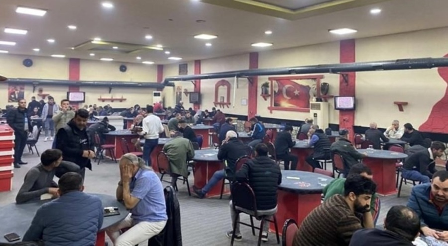 Kumar baskını: 83 kişi yakalandı