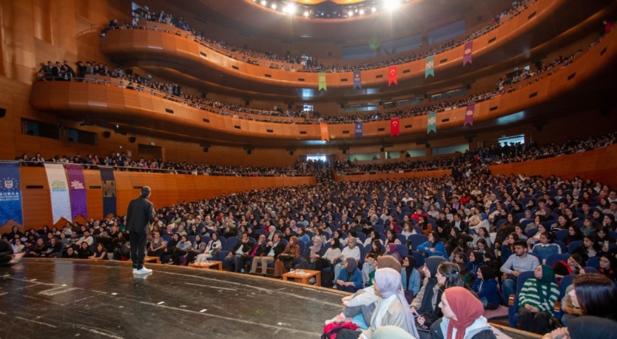 Bursa'da 'YKS'ye 3 ay kala kazanma navigasyonu' semineri düzenledi