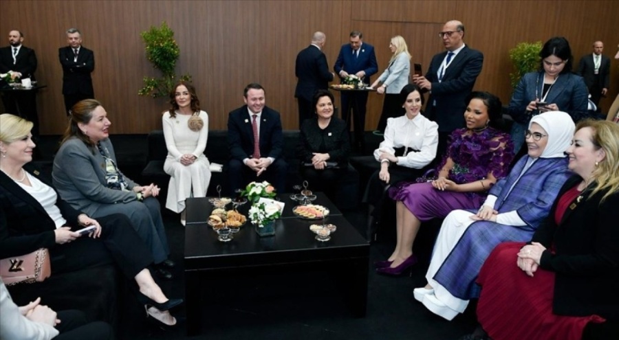 Emine Erdoğan, liderler ve lider eşleriyle bir araya geldi