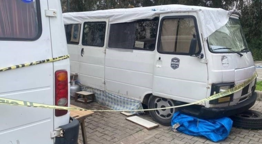 Minibüste yaşayan adam ölü bulundu