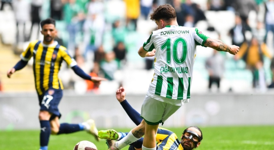 Bursaspor: "Futbolcularımızın emeklerini hiçe saymaya kimsenin hakkı yoktur"