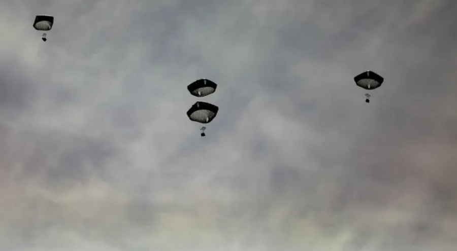 ABD Gazze'ye ilk yardımını havadan indirdi