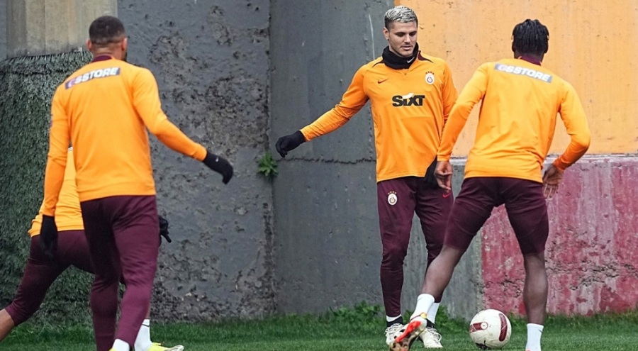 Galatasaray'da Mauro Icardi derbi öncesi takımla çalıştı
