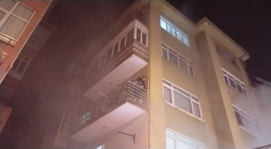 Apartmanda yangın paniği!