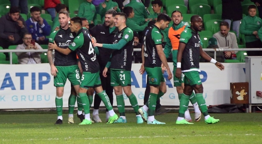 Sakaryaspor, Manisa FK mağlup etti