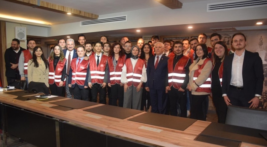 Bursa Büyükşehir Belediye Başkan Adayı Bozbey'den gençlere çağrı
