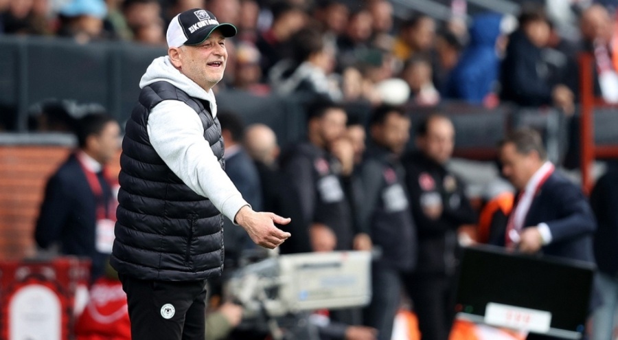 Konyaspor Teknik Direktörü: Ligde kalmak istiyoruz, hiçbir şey bitmedi