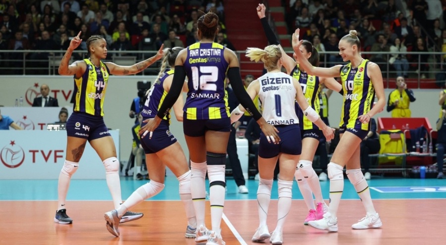 Fenerbahçe, Vakıfbank'ı mağlup ederek liderliğini sürdürdü