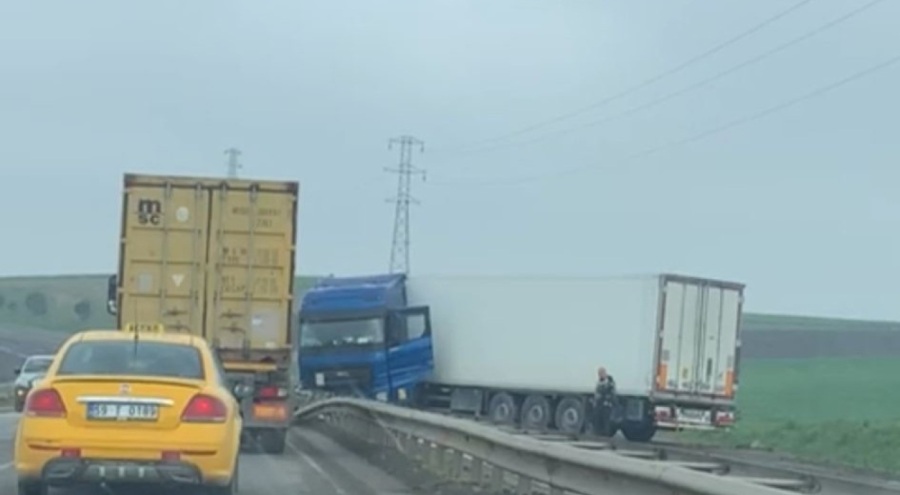 Kontrolden çıkan tır dehşet saçtı!