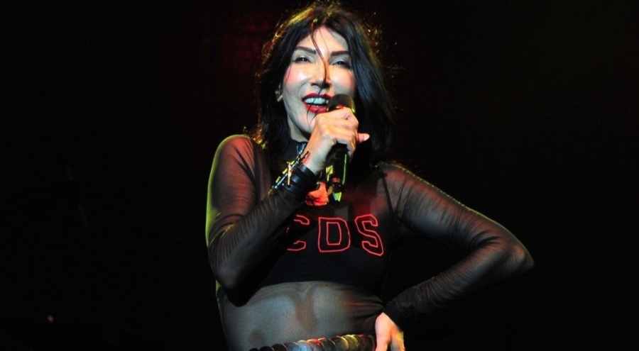 Hande Yener'in sahne tarzı çok konuşuldu!