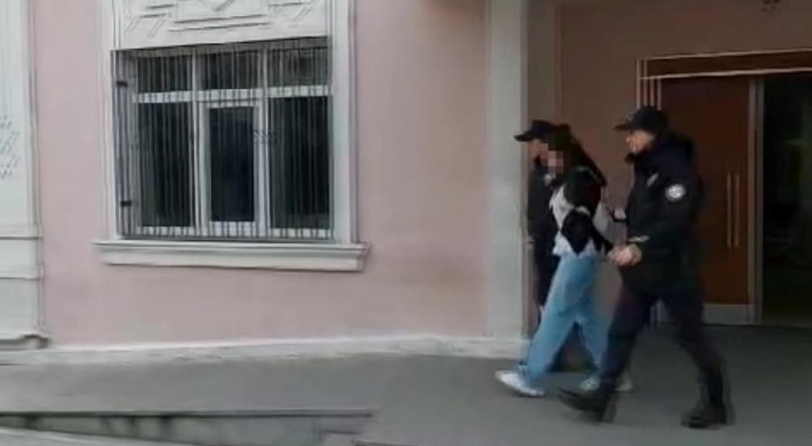 Yeni doğurduğu bebeği camdan atan anneye gözaltı