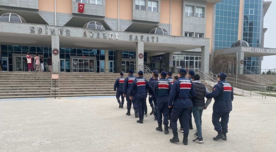 Edirne haklarında arama kaydı bulunan 115 kişi yakalandı