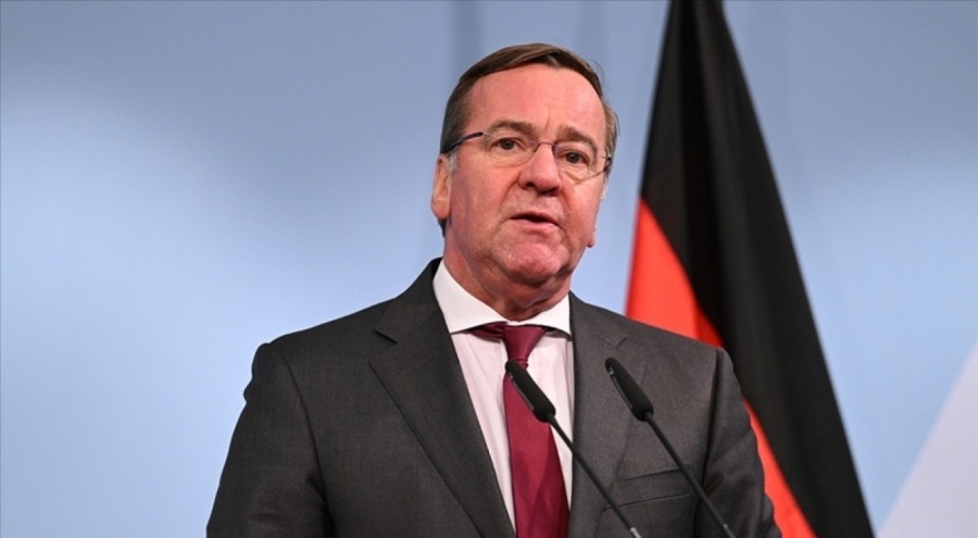 Almanya Savunma Bakanı, Alman subaylarının dinlenmesinin "kişisel hatadan" kaynaklandığını söyledi