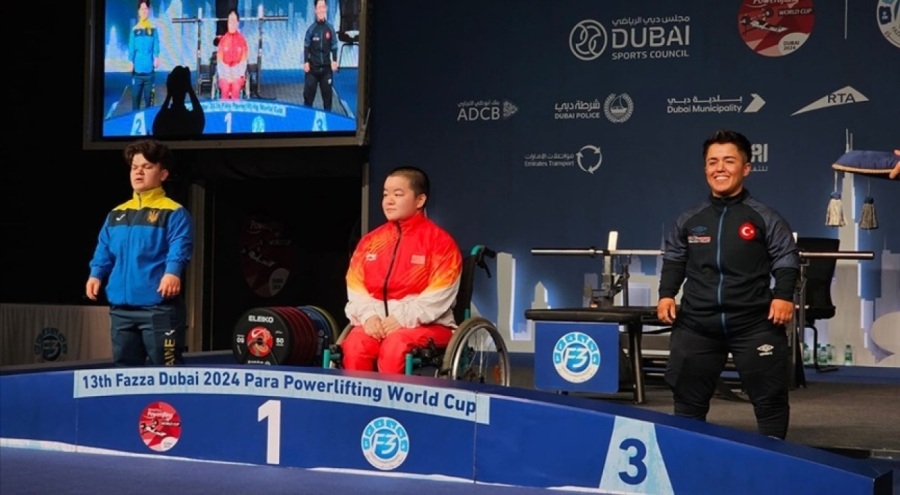 Milli para halterci Besra Duman, Dünya Kupası'nda bronz madalya kazandı