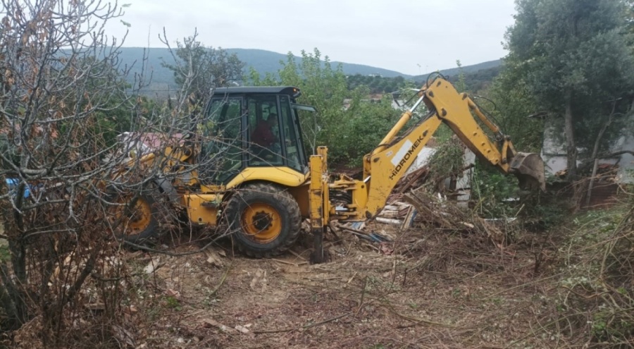 Karacabey'de metruk binalar yıkılıyor