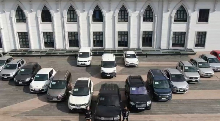 Araçların kimlik bilgilerini 'deprem hasarlı araçlarla' değiştirmek istediler: 5 kişiye gözaltı