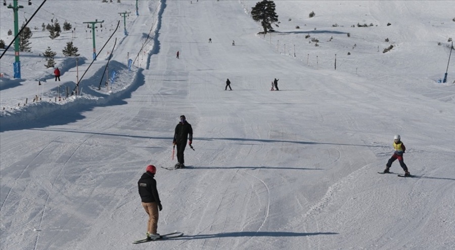 Kayak merkezlerinde en fazla kar kalınlığı Kartalkaya'da ölçüldü