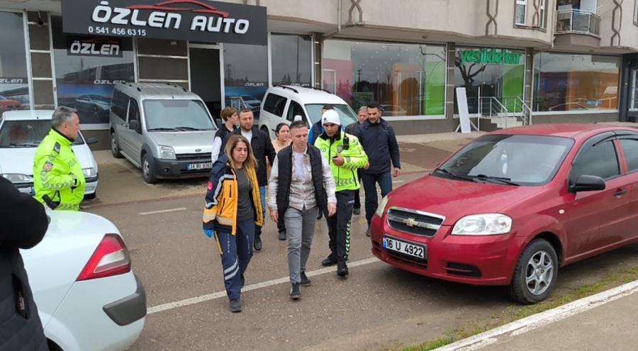 Bursa'da beton mikseri, otomobile çarptı!