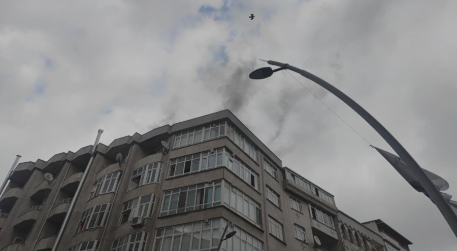 5 katlı binada korkutan yangın!