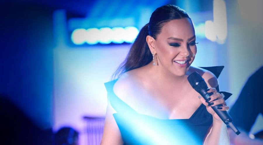 Ebru Gündeş ve Murat Özdemir evlenip İstanbul'da lüks otele geldi!