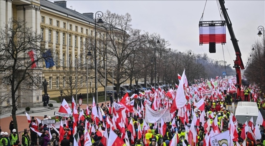Polonyalı çiftçiler yine sokaklara çıktı!