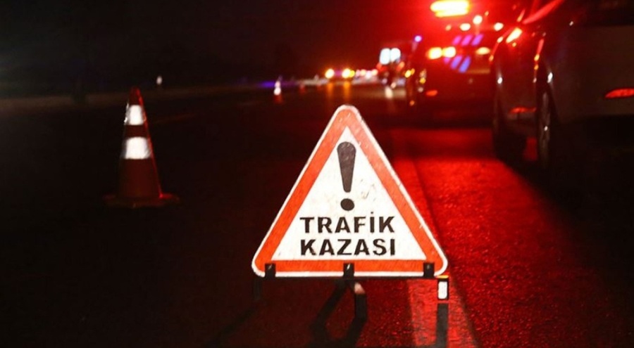 Avcılar'da aracıyla bariyerlere çarpıp can verdi