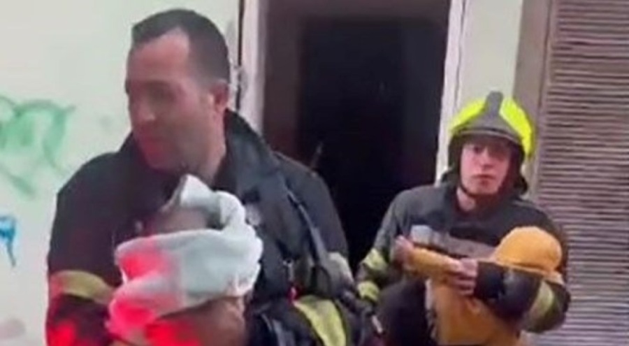 4 katlı binada yangın: Can pazarı yaşandı