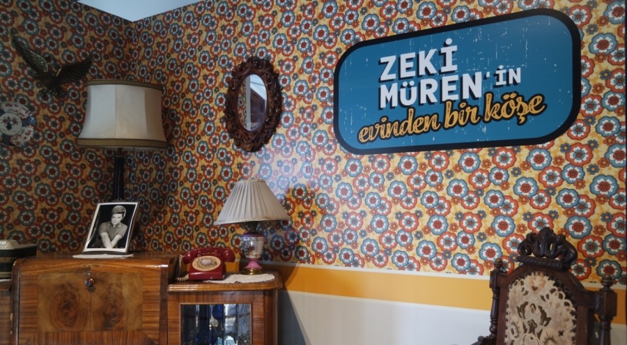 Zeki Müren'in Bursa Kent Müzesi'nde özel sergisi açıldı