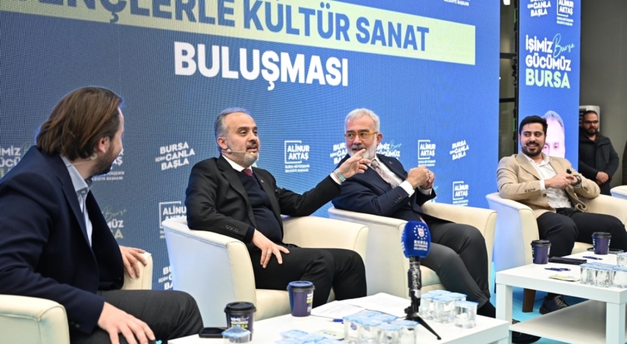 Bursa Büyükşehir Belediye Başkanı Aktaş, Millet Kütüphanesi'nde gençlerle bir araya geldi