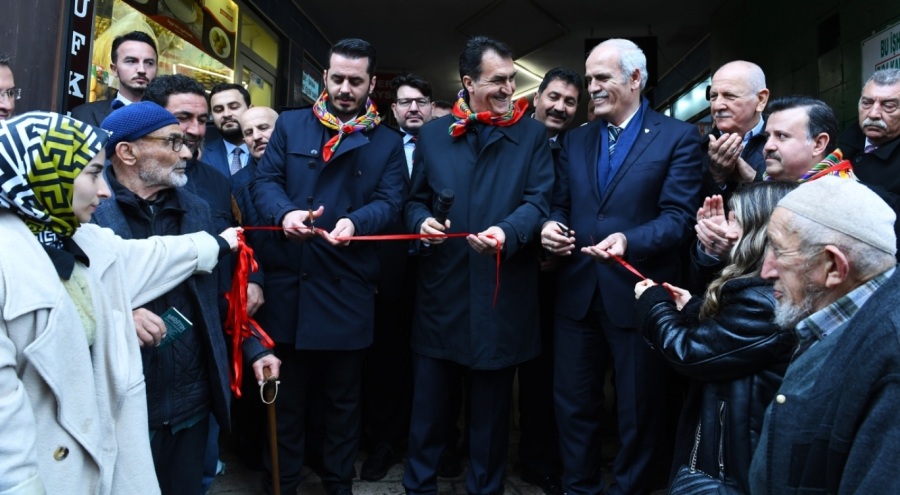 Osmangazi Belediye Başkanı Mustafa Dündar, yeni seçim ofisini açtı