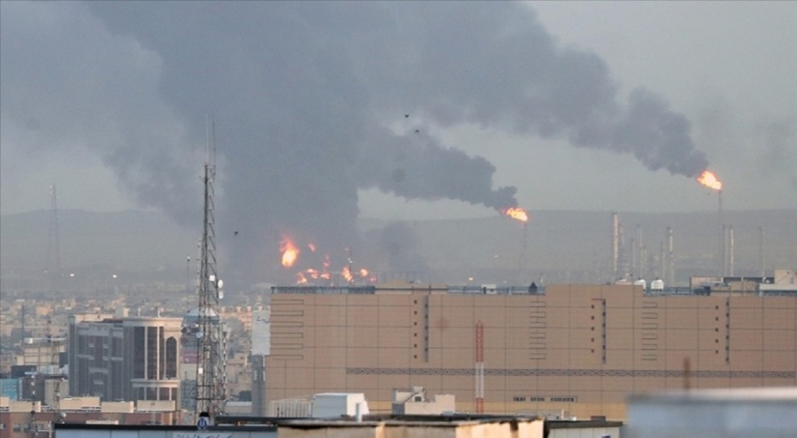 İran'ın güneyindeki petrol rafinerisinde patlama!