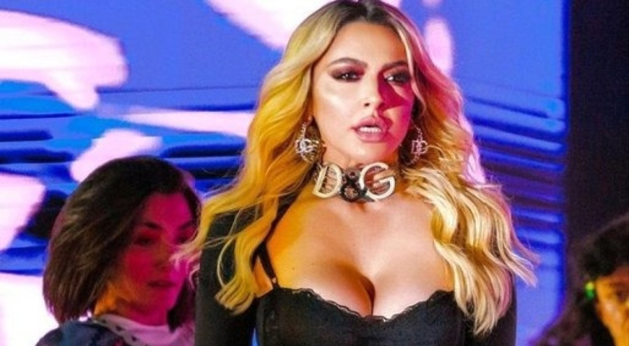 Hadise aşk iddialarına tepki gösterdi!