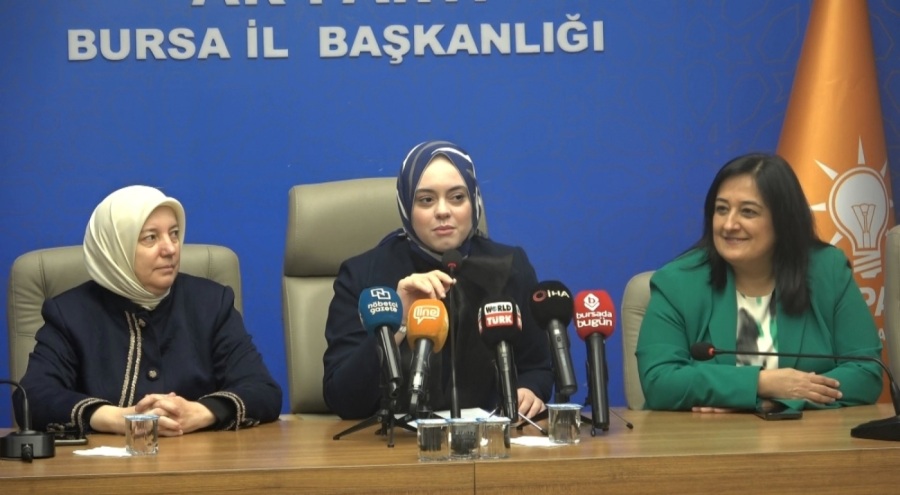 AK Parti Bursa İl Kadın Kolları, 8 Mart'a özel basın açıklaması düzenledi