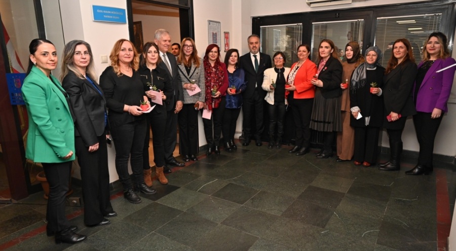 Bursa Büyükşehir Belediye Başkanı Aktaş, BUSKİ'de çalışan kadın personelleri ziyaret etti