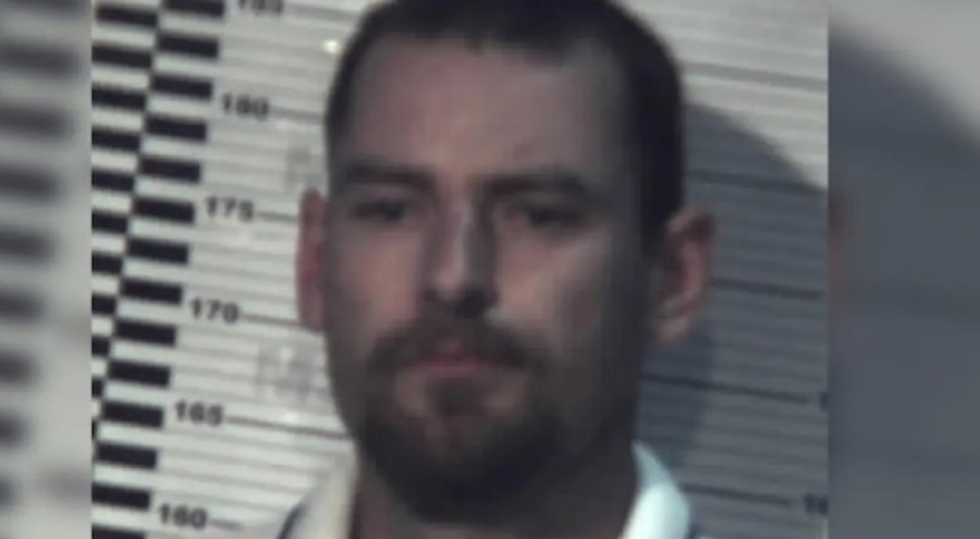 Yanlışlıkla tahliye edilmişti, arandığını öğrenince polise gitti