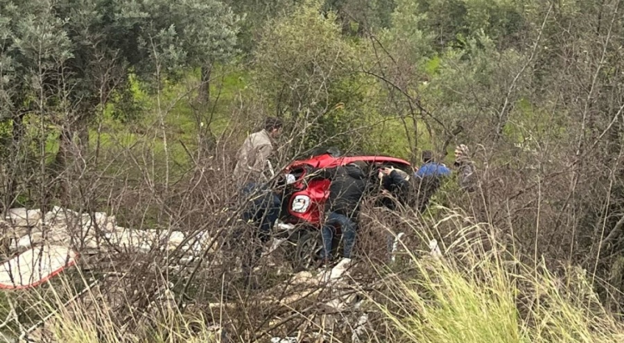 Bursa'da otomobil şarampole yuvarlandı! Çok sayıda yaralı