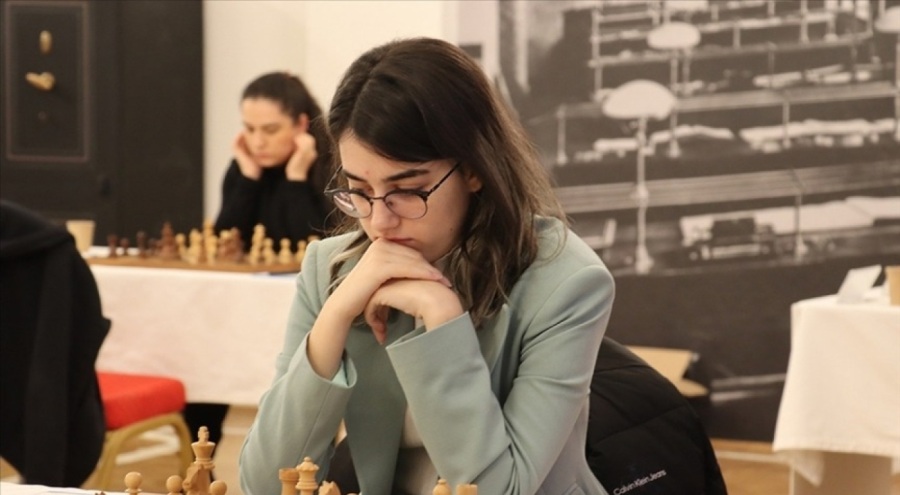 Milli sporcu Gülenay Aydın, satrançta "Kadın Büyükusta" ünvanını aldı