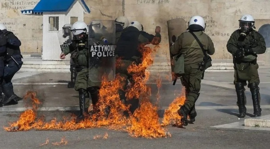 Yunanistan'da binlerce kişiden "özel üniversite" protestosu